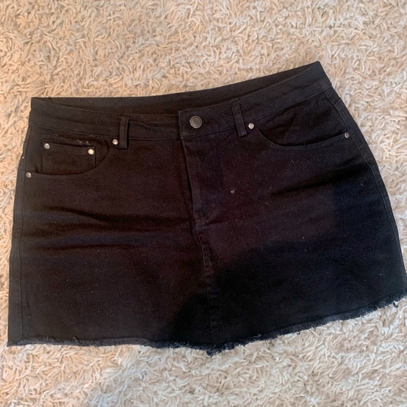 Black stretchy skort - Picture 1 of 3